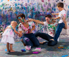 Child painting at Artnest kids art class