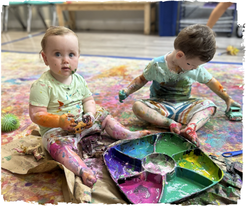 Children painting in Artnest Studio class